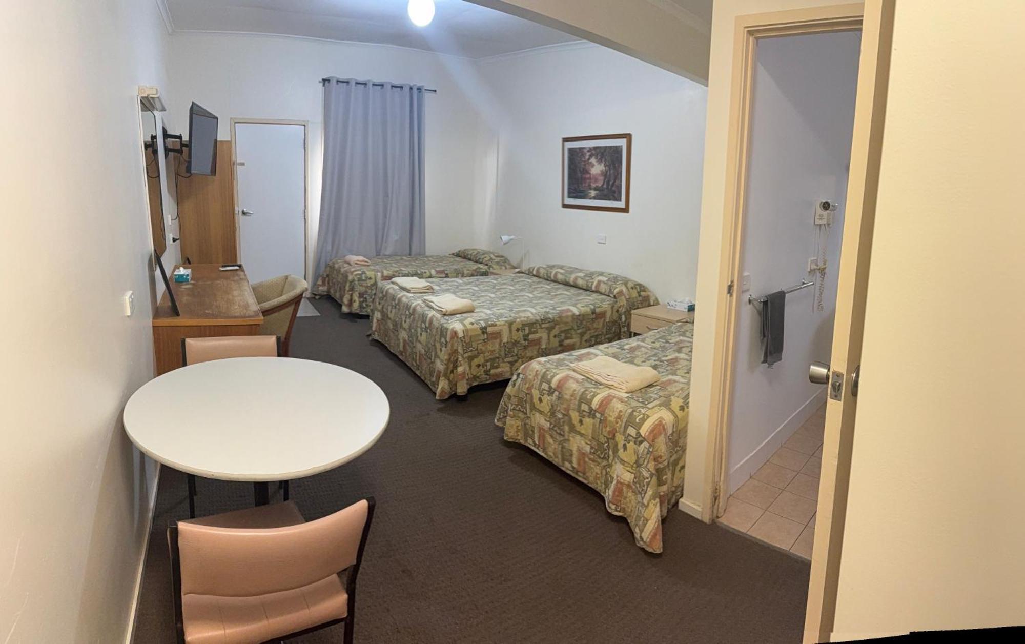 גריפית' Mia Motel מראה חיצוני תמונה