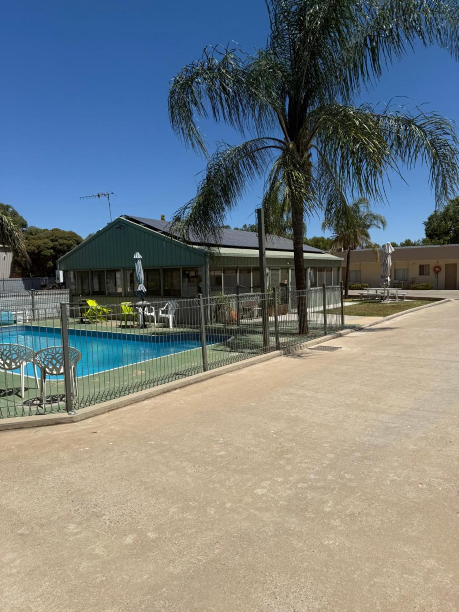 גריפית' Mia Motel מראה חיצוני תמונה