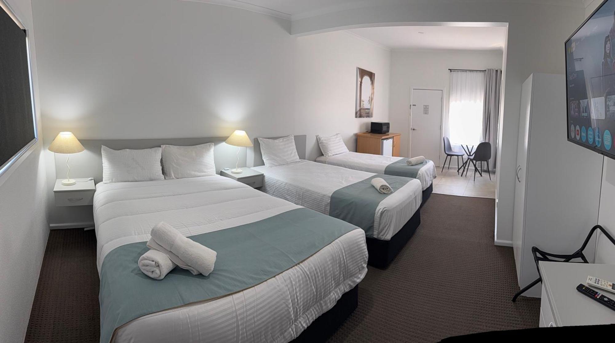 גריפית' Mia Motel מראה חיצוני תמונה