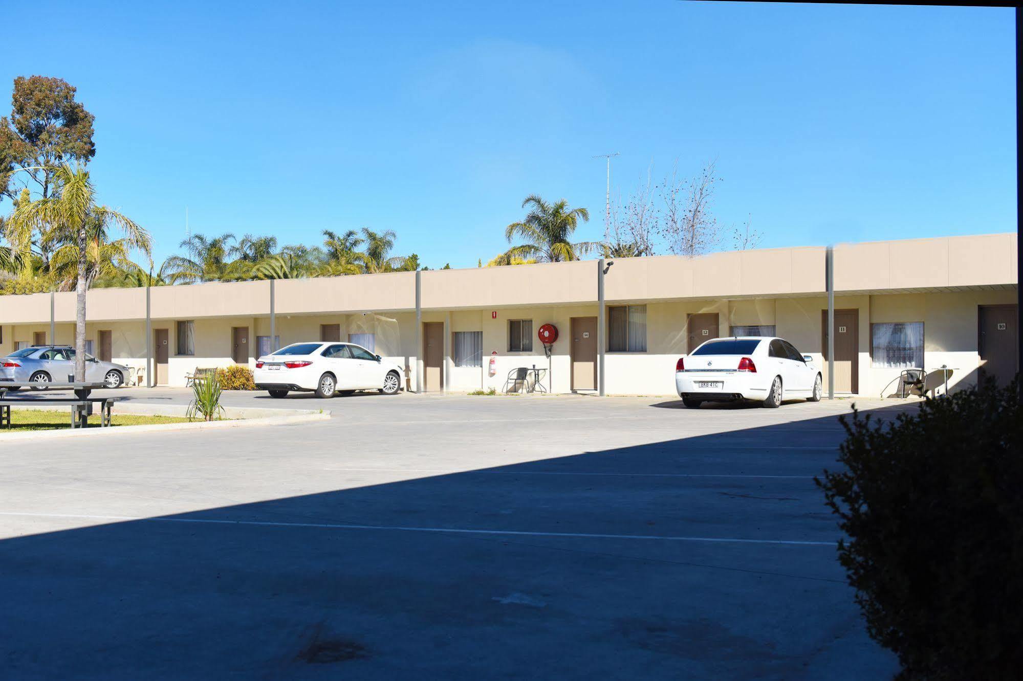 גריפית' Mia Motel מראה חיצוני תמונה